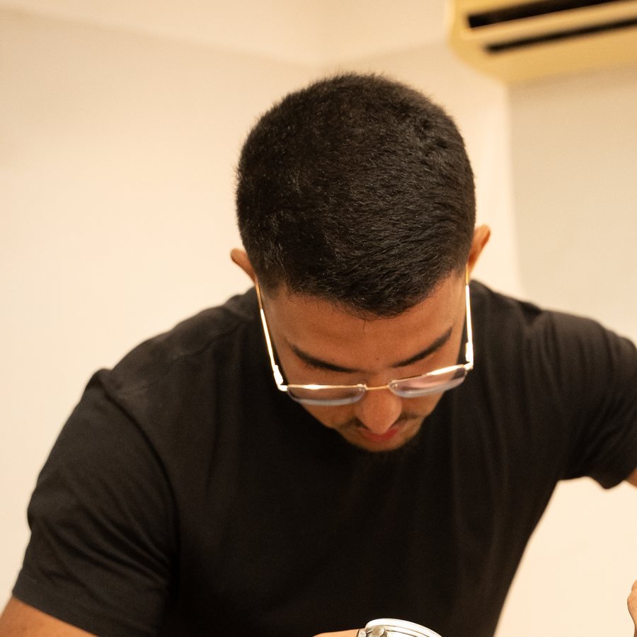 Esdras Valentim, nutricionista da equipe do Instituto Aureus, em avaliação em Vila Velha